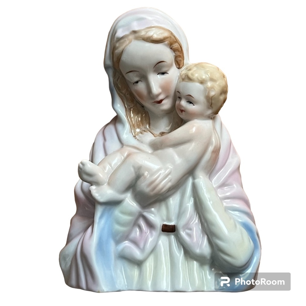 Virgin Mary & Child Statue - Picture 3 of 13